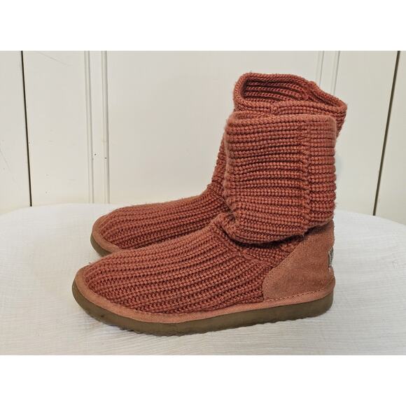 UGG Classic Cardy Mid Calf Knit Crochet Boots Size 8 5833 Sheepskin Footbed - Picture 1 of 8